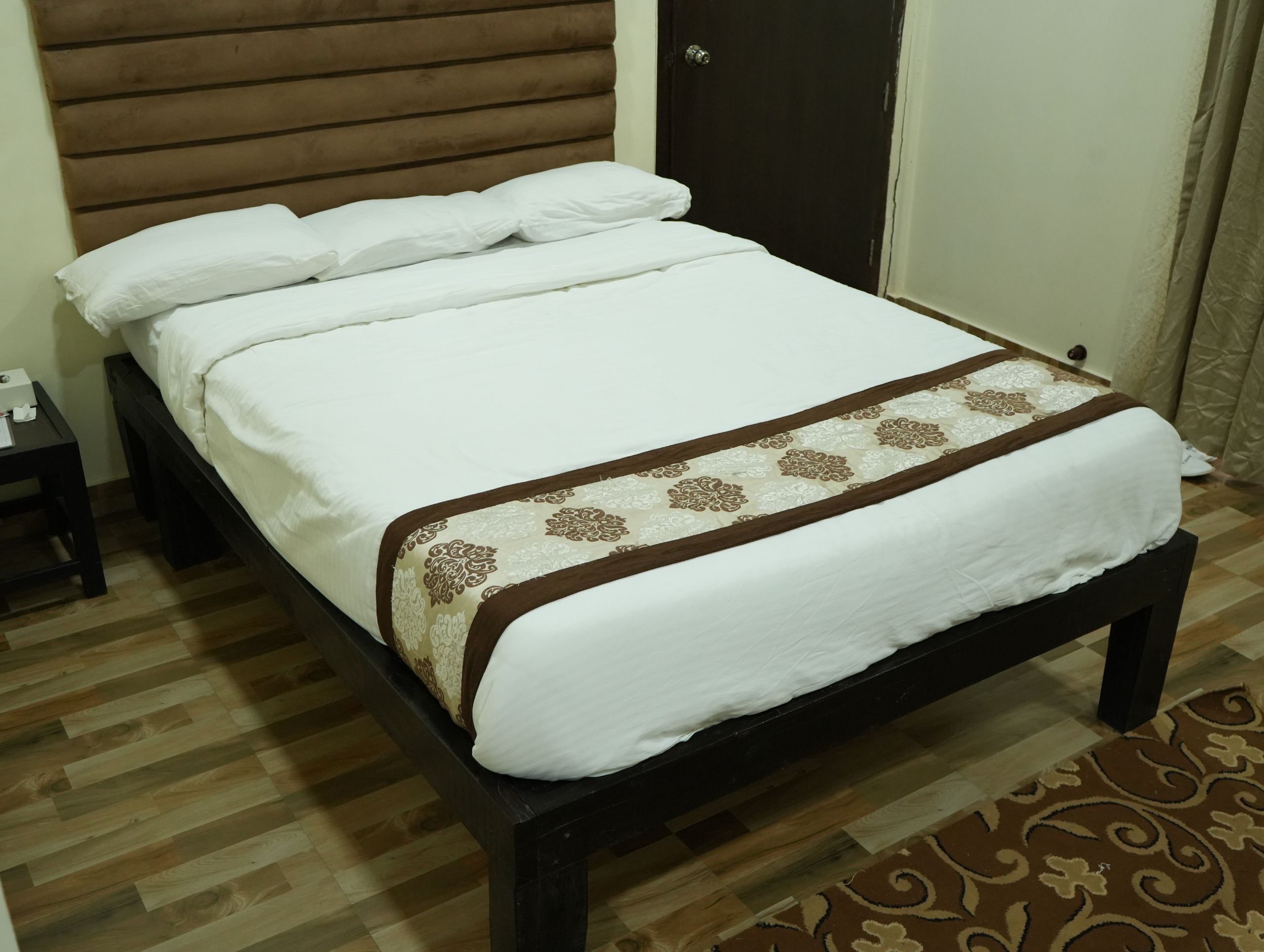 Single Plunge Pool Room