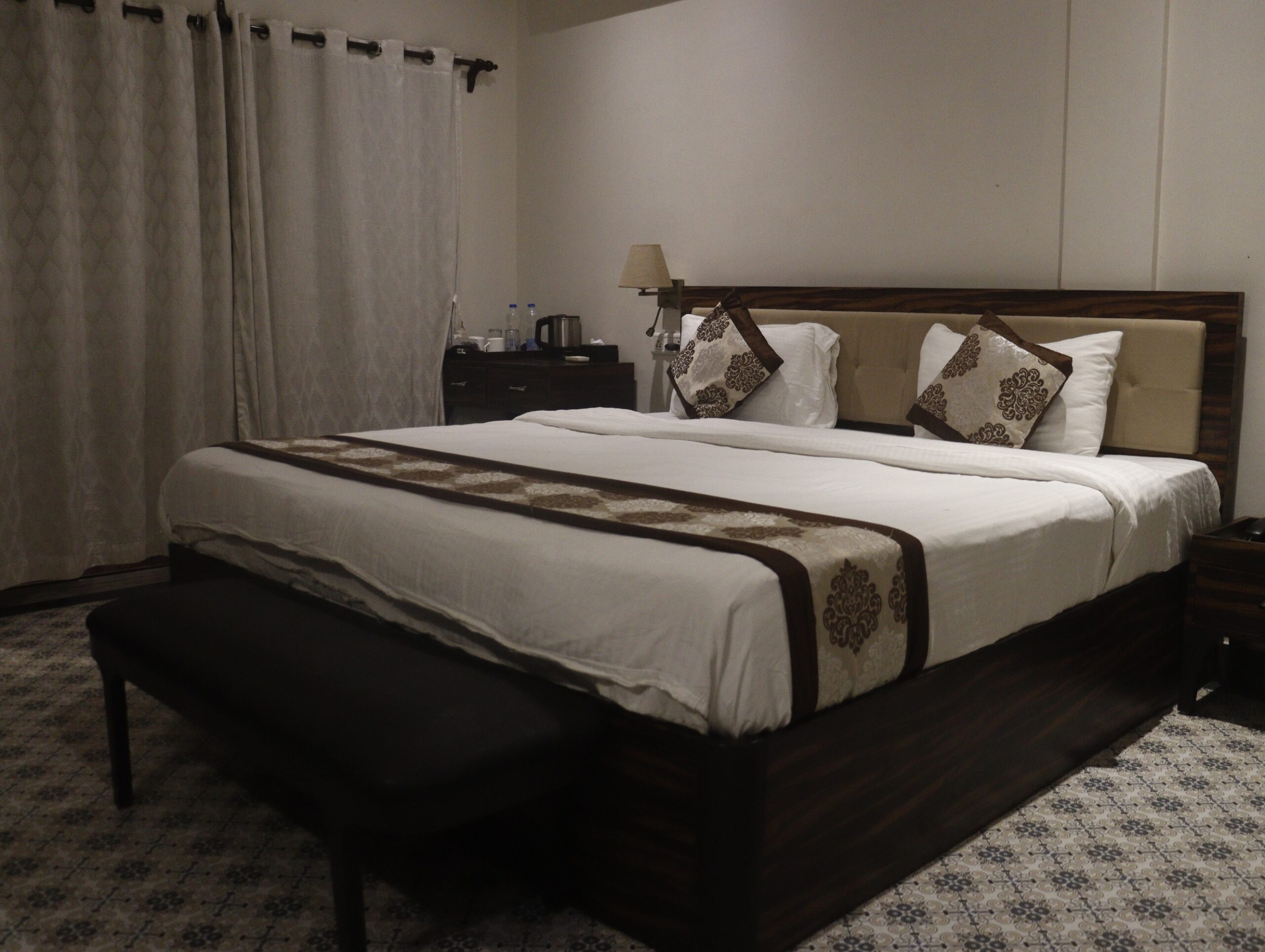 Single Plunge Pool Room